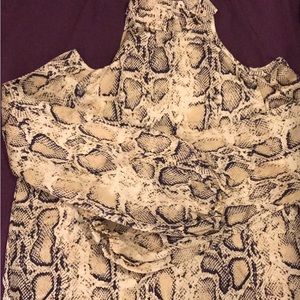 Adorable cream and black snake skin print cold shoulder top EUC junior large